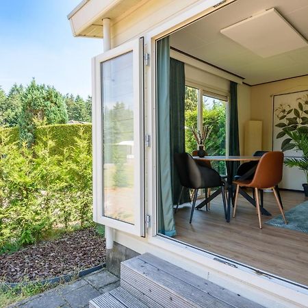 Gezellig Chalet Aan De Veluwse Bosrand Putten Exteriör bild