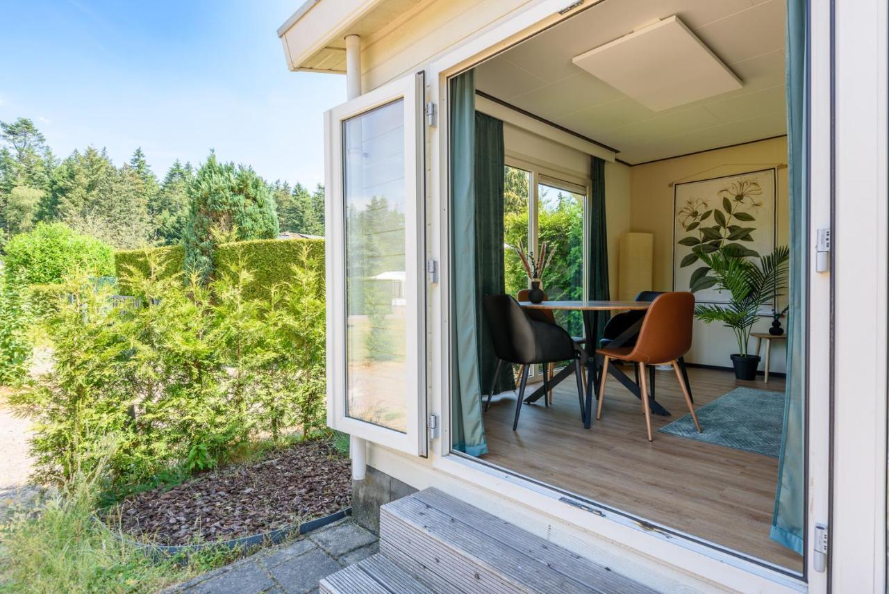 Gezellig Chalet Aan De Veluwse Bosrand Putten Exteriör bild