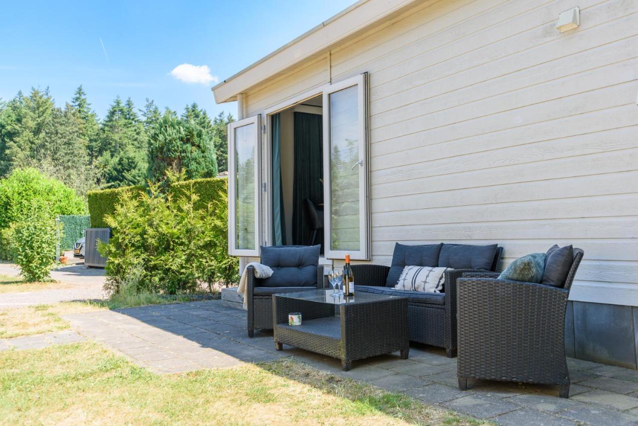 Gezellig Chalet Aan De Veluwse Bosrand Putten Exteriör bild