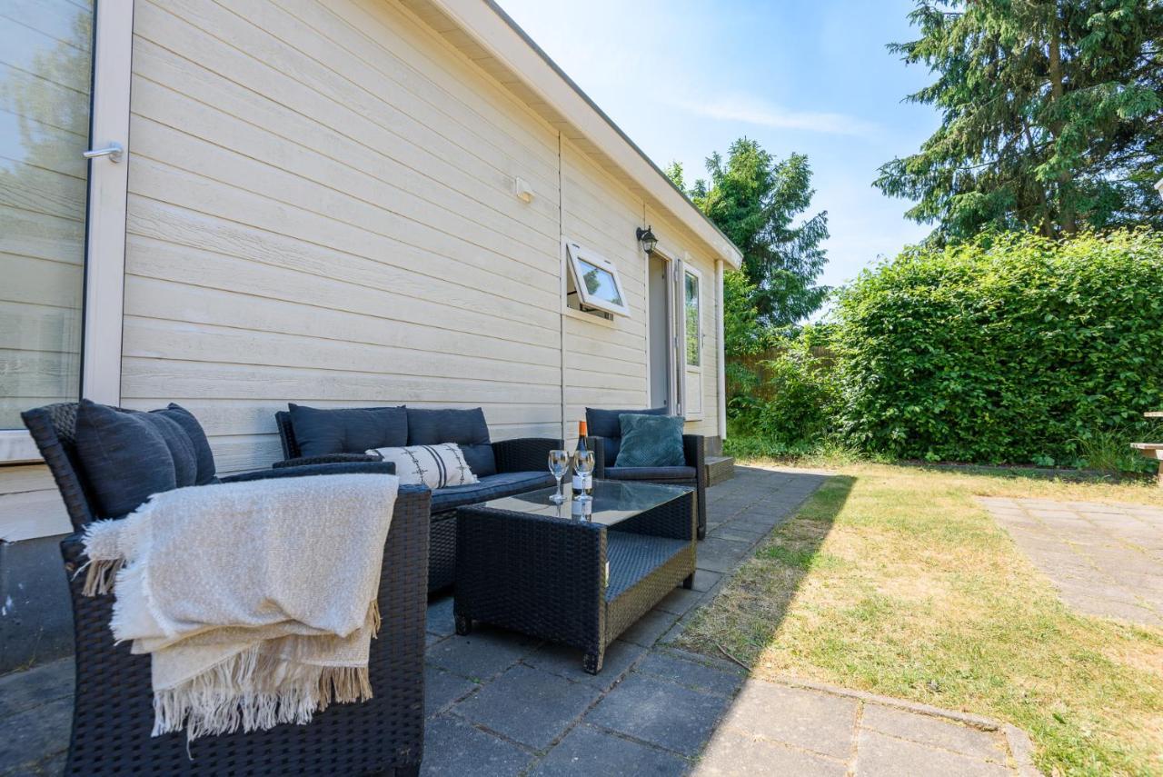 Gezellig Chalet Aan De Veluwse Bosrand Putten Exteriör bild