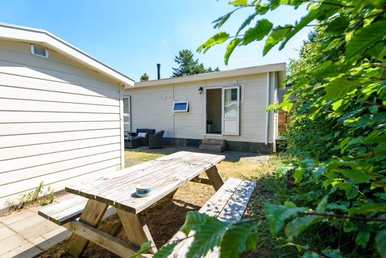 Gezellig Chalet Aan De Veluwse Bosrand Putten Exteriör bild